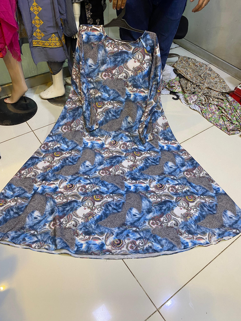 Printed Abaya Maxi | Neck Zip